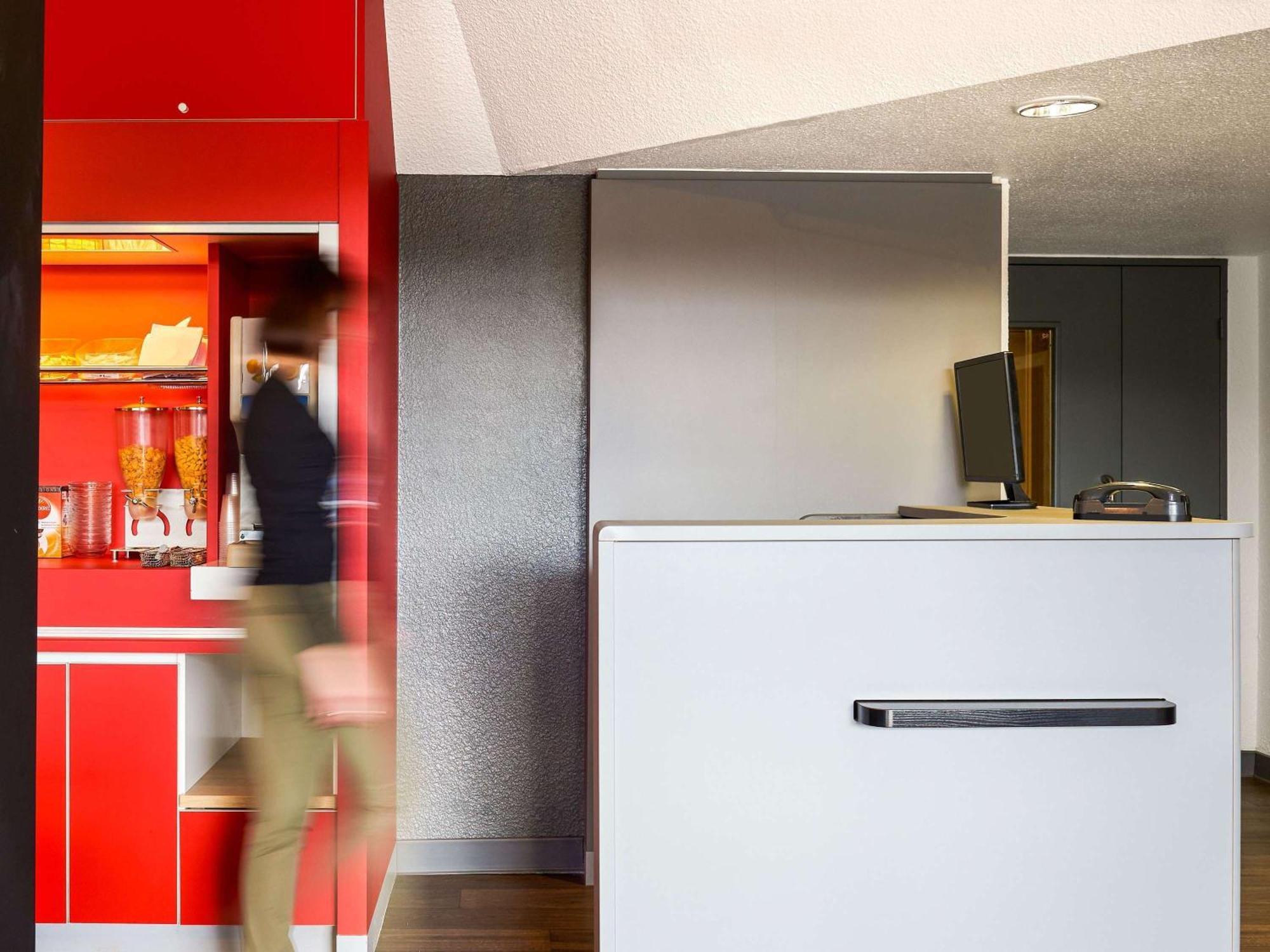 Hotelf1 Paris Saint Denis Universite Екстер'єр фото